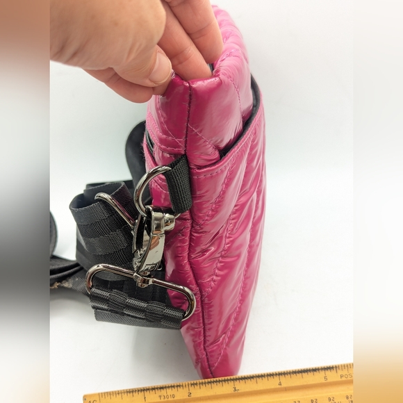 Think Royln Downtown Crossbody Bag Glossy Fuchsia Pink Quilted Puffer Purse - Picture 6 of 9